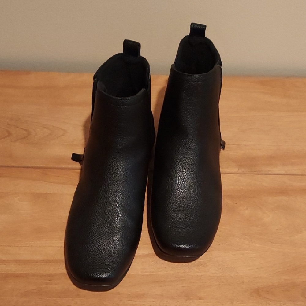 Black Easy Spirit Ankle Boots